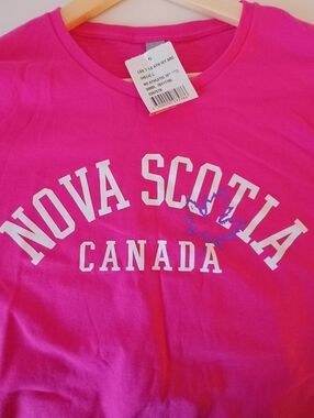Nova Scotia Canada Tee NWT Size L